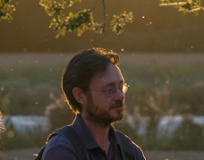 photo de François Jarrige en discussion au Biau Jardin de Grannod