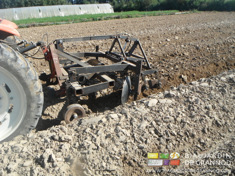 photo des dents ressort de cultibutte en reprise de planche buttée