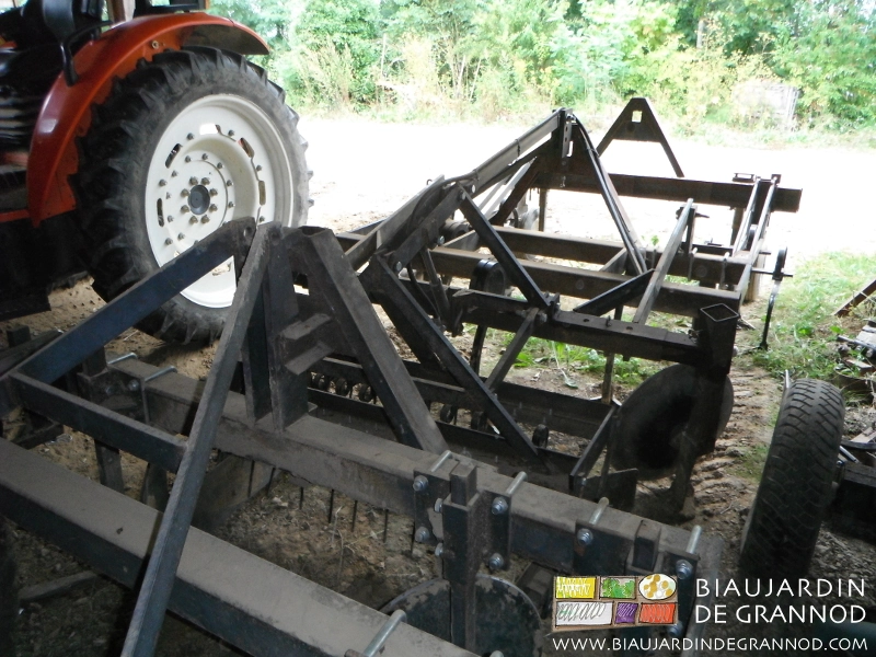 photo : les outils rangés l'un devant l'autre pourront être repris facilement grâce au triangle