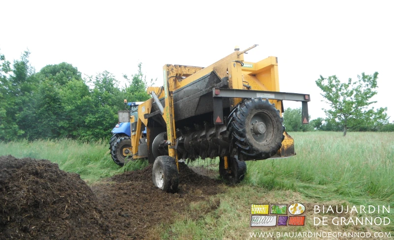 photo du retourneur amené en position assez haute pour la route