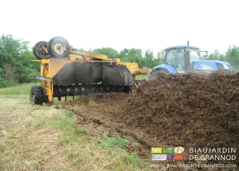 photo du retourneur et ses volets de protection, prêt pour un deuxième mélange et aération