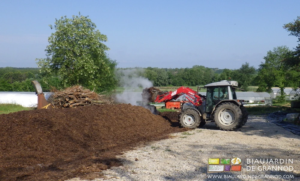 photo du travail du tracteur d'Éric équipé de pince crocotracteur