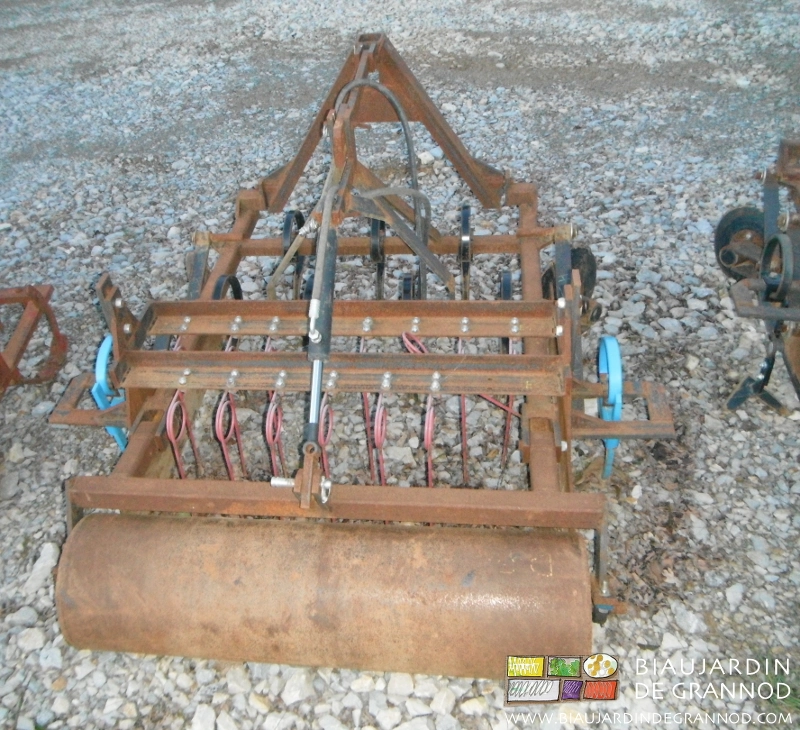 photo du rouleau plein qui favorise la levée des graines présentes