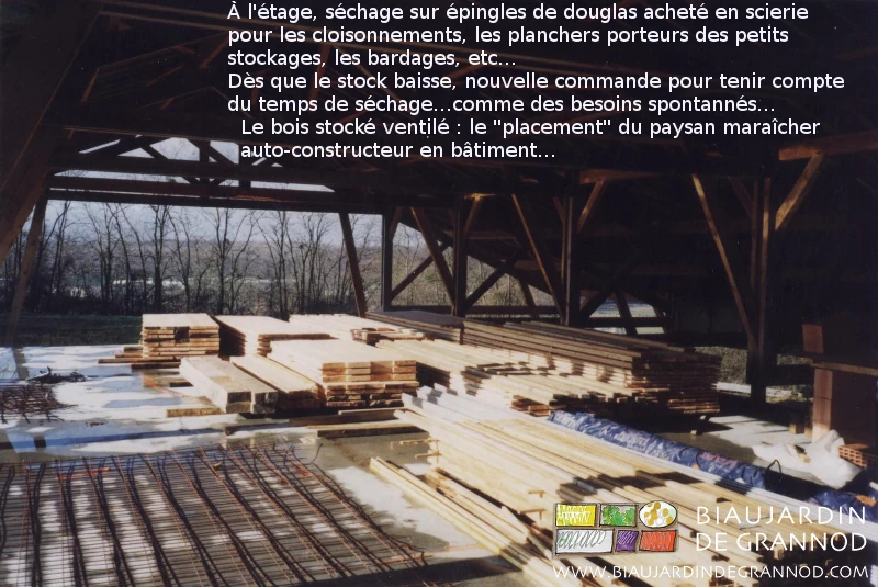 photo à l'étage du stock de douglas pour bardage, aménagements et autres matériaux