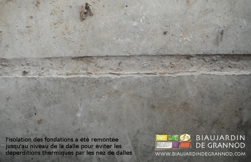photo du joint isolant de 6 cm autour des fondations