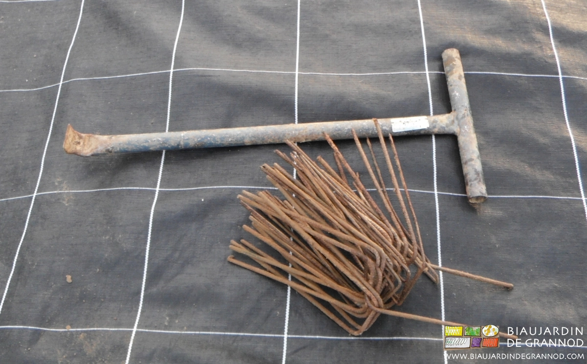 photo d'un tire agrafe manuel