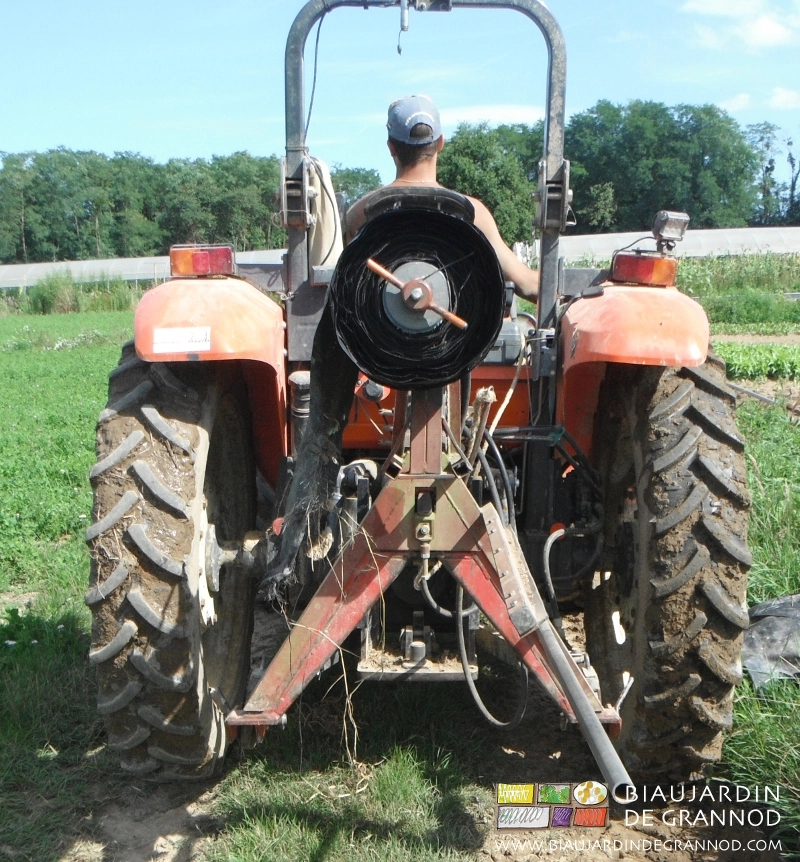 photo de l'enrouleur de toile construit à partir d'un triangle d'attelage rapide