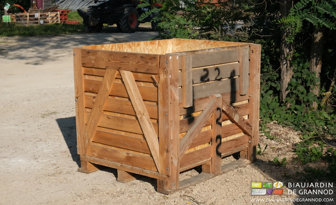 photo d'un palox bois adapté à la ferme pour séchage d'oignon