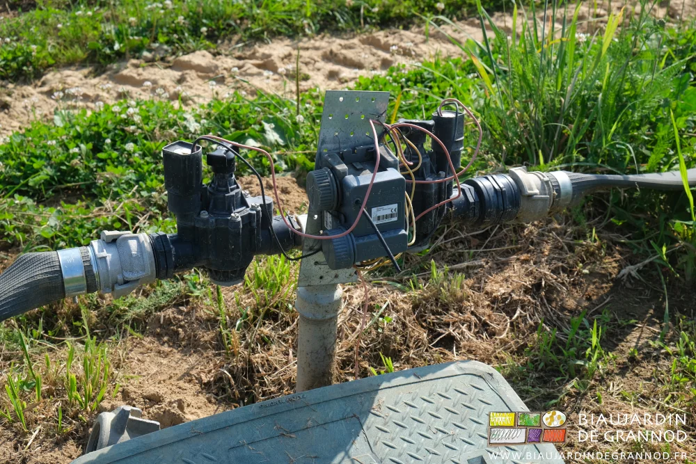 photo du système électrovanne et programmation radio en plein champ