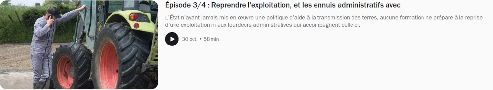 copie d'écran un homme en cotte de travail téléphone, au pied de son tracteur