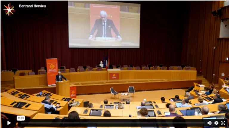 photo ihédate de la conférence en amphi