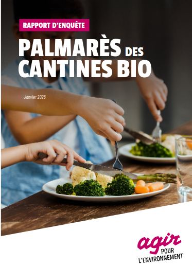 photo couverture des bras et mains jeunes coupent les légumes de l'assiette